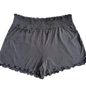 Ruffle-trimmed Waist Shorts